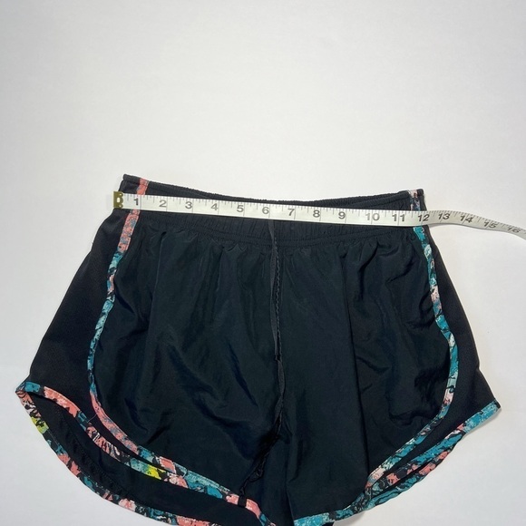 Nike Womens Lined Dri Fit Tempo Running Shorts size Medium - Picture 4 of 9